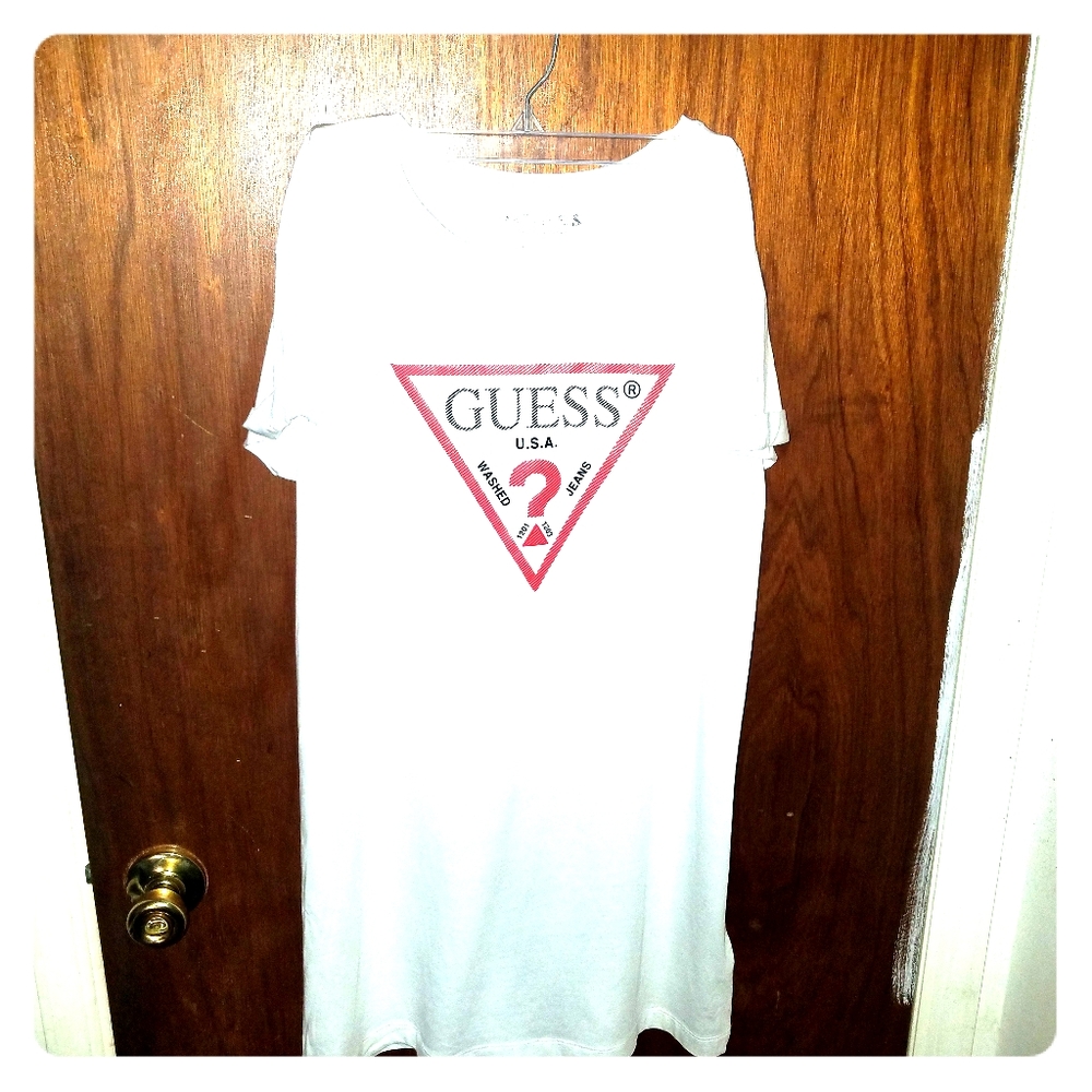 Guess tee